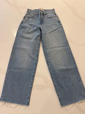 Madewell Straight-Leg Jeans in Light Blue Denim